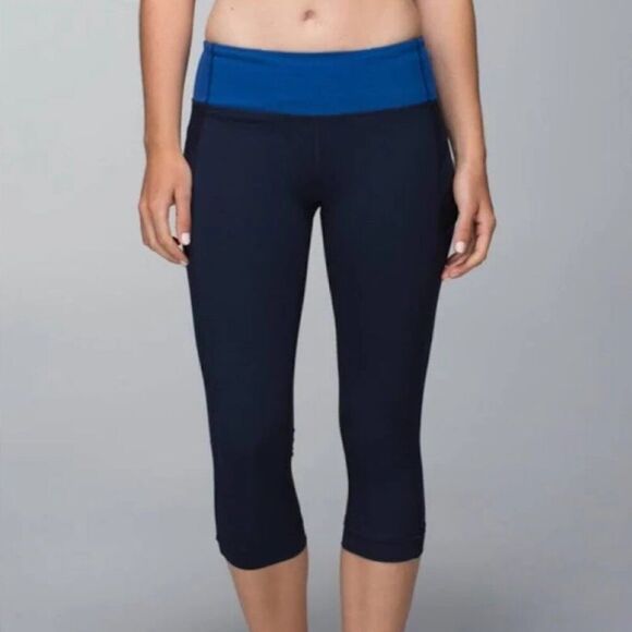 LULULEMON ILLUMNIA CROPPED BLACK AND BLUE LEGGINGS - 6 - Picture 1 of 10